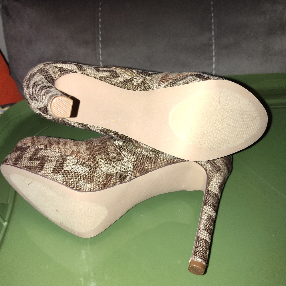 Boots - Picture 3 of 3